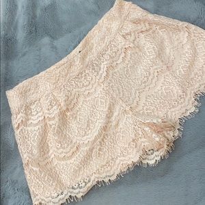 Blush short lace shorts M